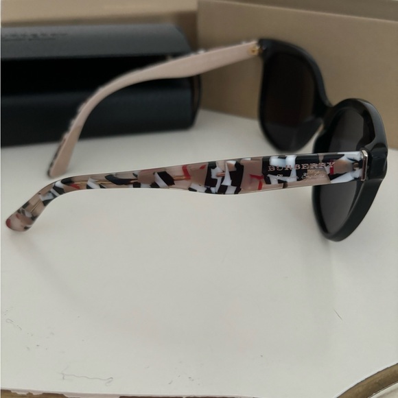 Burberry Sunglasses - Picture 2 of 4